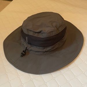 Columbia packable vented bucket hat outdoor hiking fishing. One size fits all